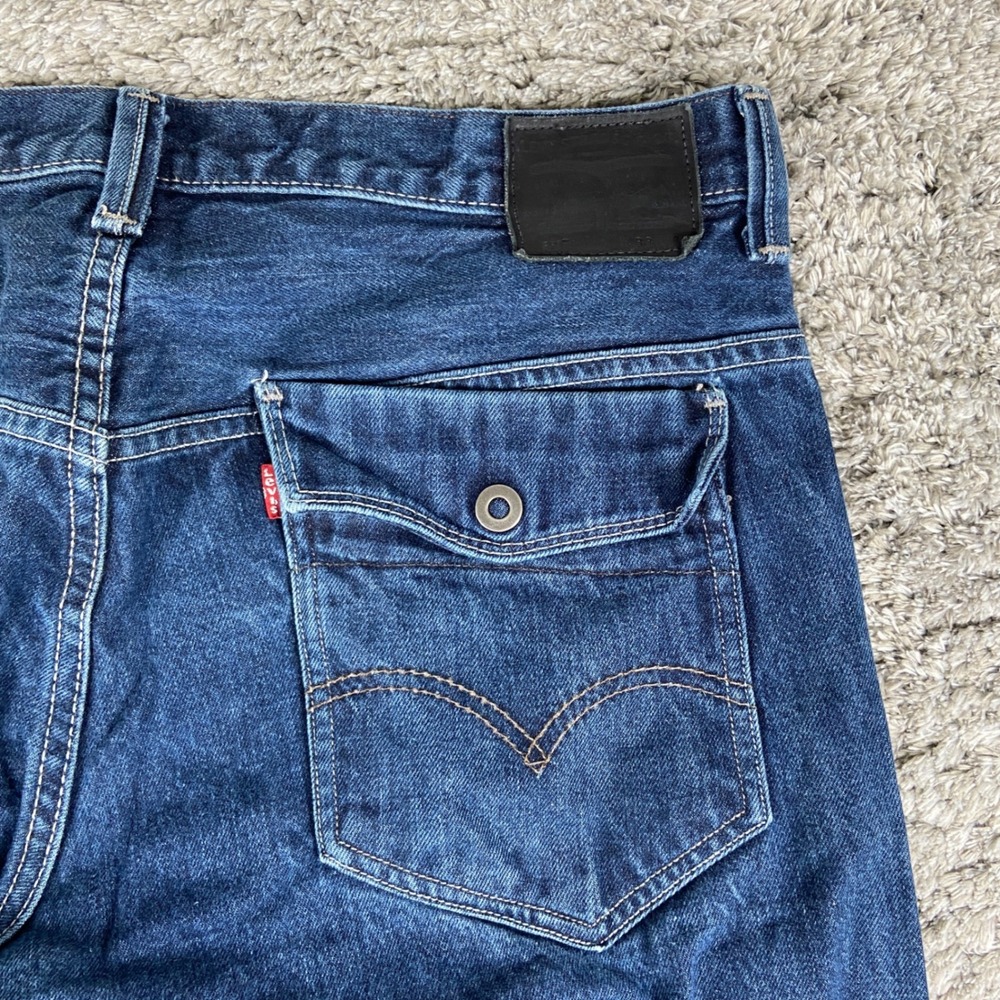 Vintage Levis 569 Loose Straight Jean Men 33x32 Blue Denim Baggy Flap Pocket Y2K